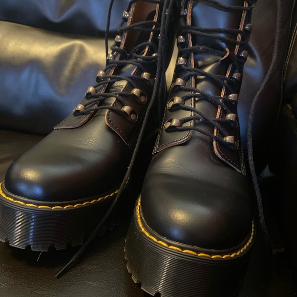 SOLD Dr. Martens boots SOLD - Picture 3 of 6